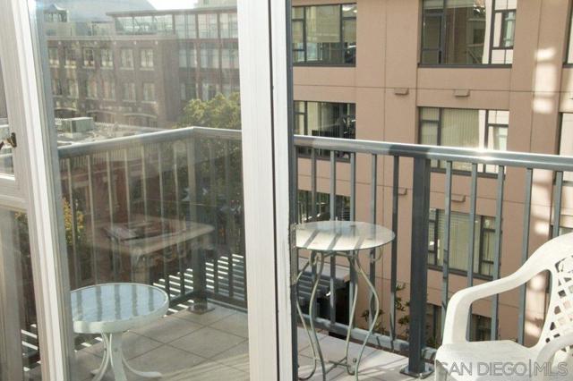 530 K St, San Diego CA: https://media.crmls.org/mediaz/5b11f058-d6f2-407b-b153-4f287bbca004.jpg