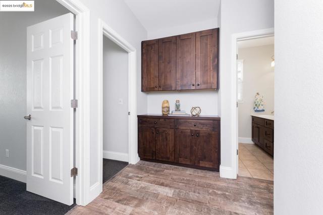 1604 Coventry Dr, Oakley CA: https://media.crmls.org/mediaz/5b129363-4deb-4fe8-a23a-4fcb0037acb9.jpg
