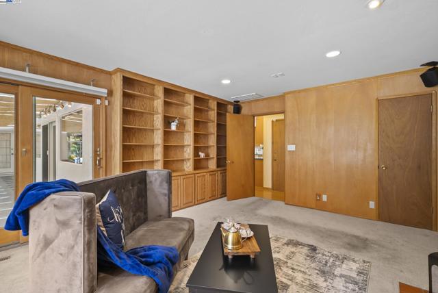 4301 Norris Rd, Fremont CA: https://media.crmls.org/mediaz/5b12ac8a-1052-495d-98dc-5773c52cf8b4.jpg
