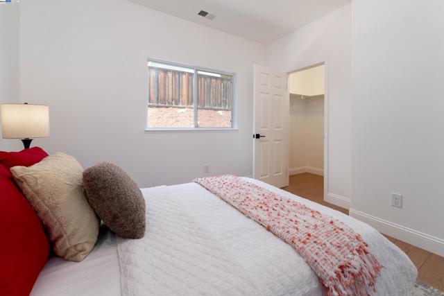 3846 Sheffield Cir, Danville CA: https://media.crmls.org/mediaz/5b131b43-83b4-4cea-bfd8-220eef118884.jpg