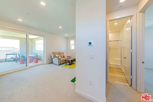 27457 Flycatcher Place, Valencia CA: https://media.crmls.org/mediaz/5b134b36-7af2-48af-a373-df6e9e981248.jpg