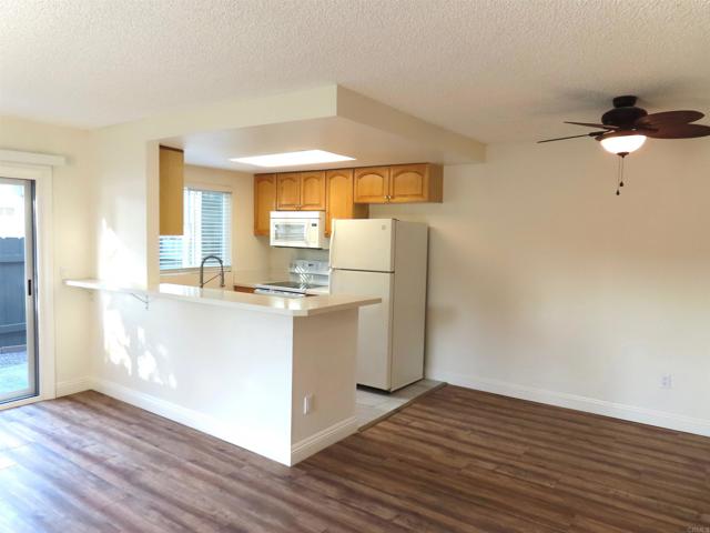 965 Jamacha Road, El Cajon CA: https://media.crmls.org/mediaz/5b143315-626a-42b3-be80-17aa6e21f76e.jpg