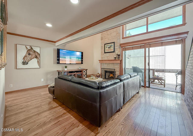 16030 Moorpark Street, Encino CA: https://media.crmls.org/mediaz/5b143955-1dc0-4693-9667-b72a9f89a3d4.jpg