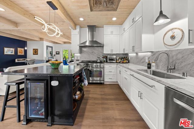 1435 Sycamore Canyon Road, Santa Barbara CA: https://media.crmls.org/mediaz/5b148cf6-621d-4c8d-a751-ffa6f8d0cb73.jpg