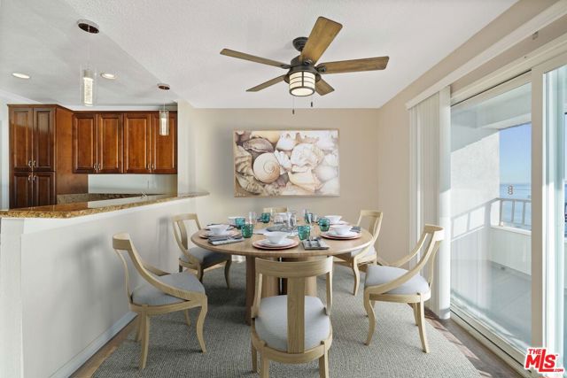 18000 Coastline Drive, Malibu CA: https://media.crmls.org/mediaz/5b14ffe8-e25a-4d0b-bbb9-4cda0240108e.jpg