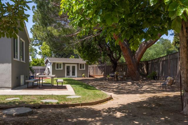 11 Meadow Court, San Mateo CA: https://media.crmls.org/mediaz/5b150cd6-56bf-47cb-9792-59785dc38eee.jpg