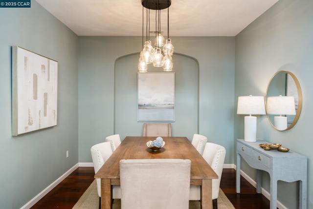 5617 Evolene St, Danville CA: https://media.crmls.org/mediaz/5b154ec4-9185-49b9-a072-5863f3f400c5.jpg