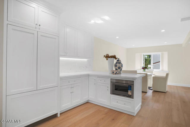 1228 S Westlake Boulevard, Westlake Village CA: https://media.crmls.org/mediaz/5b1566fc-a34a-4ee5-a930-53b322de17af.jpg