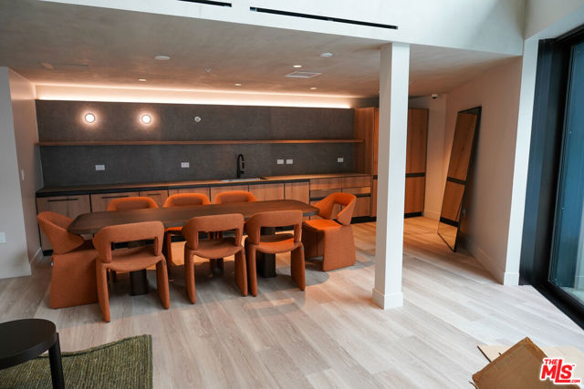 3004 Sunset Boulevard, Los Angeles CA: https://media.crmls.org/mediaz/5b15bf95-925b-4abe-81e0-58f9ff8cd60e.jpg