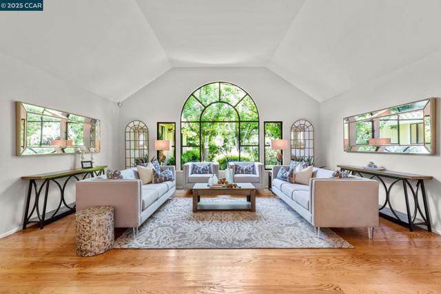 109 Bria Ct, Walnut Creek CA: https://media.crmls.org/mediaz/5b160fdd-970b-4343-a534-a0070864c0ba.jpg
