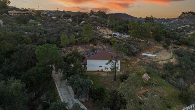 20591 Sycamore Springs Road, Jamul CA: https://media.crmls.org/mediaz/5b1617a7-03ad-4fe4-a25b-f6a8c80bac74.jpg