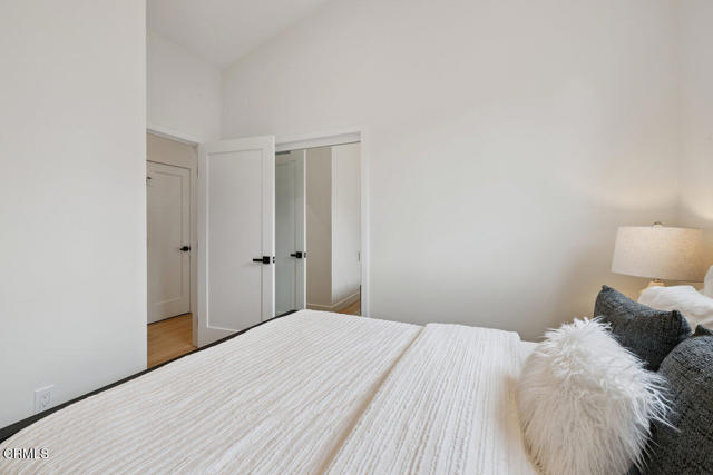 2711 2715 Dawson Avenue, Ventura CA: https://media.crmls.org/mediaz/5b164fff-ead9-48e1-be16-891c8b964296.jpg