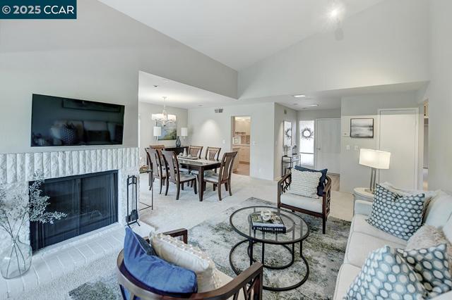 2638 Saklan Indian Dr, Walnut Creek CA: https://media.crmls.org/mediaz/5b165b83-0525-493b-8c14-f5ce1969cccd.jpg