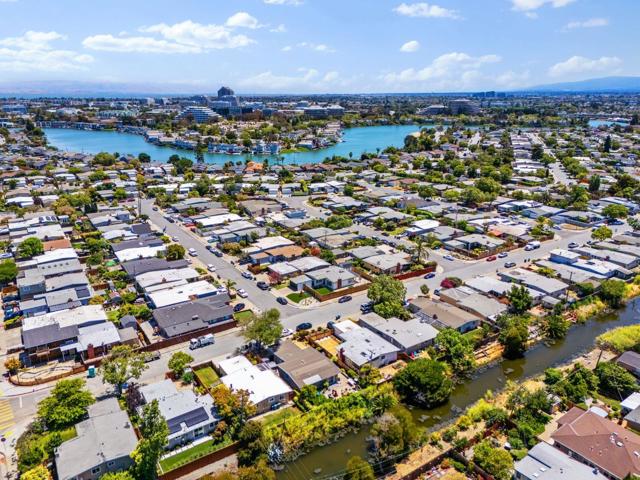 2002 Polk Avenue, San Mateo CA: https://media.crmls.org/mediaz/5b168f51-3f58-4c5a-a70f-09f25c9928d3.jpg