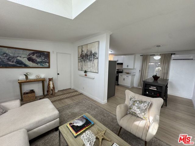 105 Prince Lane, Santa Ana CA: https://media.crmls.org/mediaz/5b171d00-d40b-47a1-9c2f-888fcdcfc697.jpg