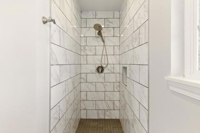 1347 Vintner Way, Pleasanton CA: https://media.crmls.org/mediaz/5b17433b-3ea2-4a92-9b14-d7380499a733.jpg