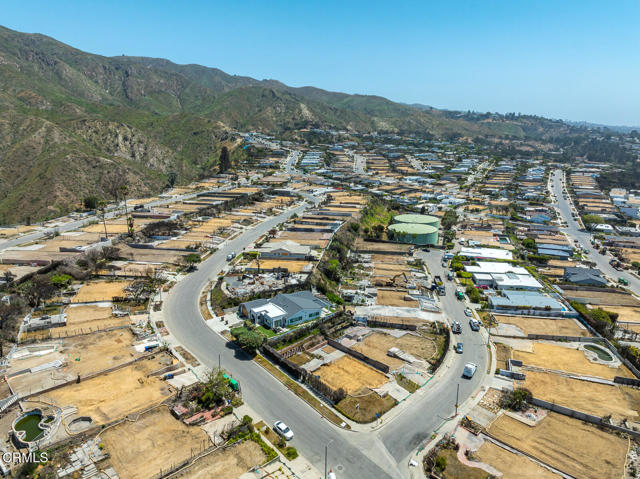 18449 Kingsport Drive, Malibu CA: https://media.crmls.org/mediaz/5b176289-e093-46aa-962a-e7fcdcce60b9.jpg