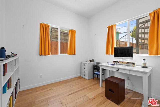 3170 Glenmanor Place, Los Angeles CA: https://media.crmls.org/mediaz/5b179aed-5aa7-4d32-8a79-096b4fb46927.jpg