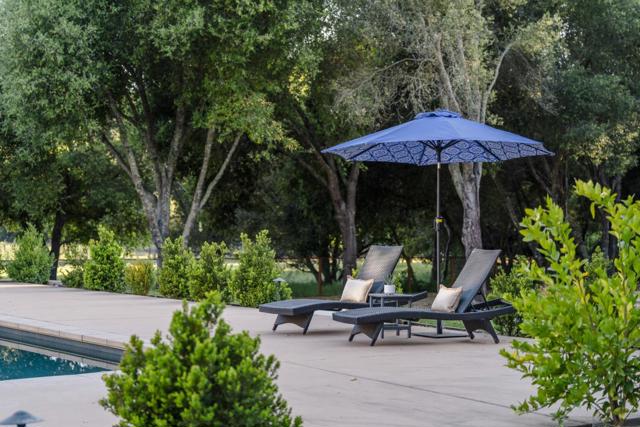 10555 Watsonville Road, Gilroy CA: https://media.crmls.org/mediaz/5b17a65b-ba4a-43b5-8a6c-cdc1f99d7499.jpg