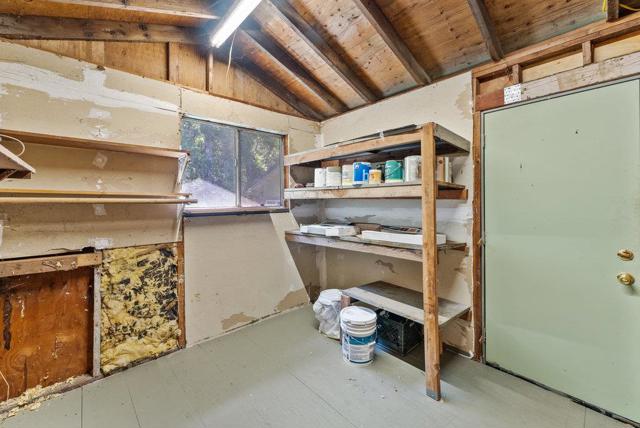 475 Riverview Drive, Boulder Creek CA: https://media.crmls.org/mediaz/5b17c14e-1e03-4793-a9de-b5dbd9fb63fb.jpg