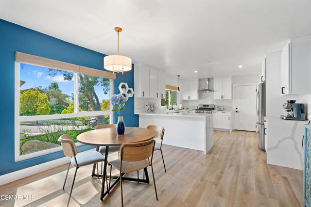 1953 Rayshire Street, Thousand Oaks CA: https://media.crmls.org/mediaz/5b1821fb-6558-48e1-905a-dc0537ec5c34.jpg