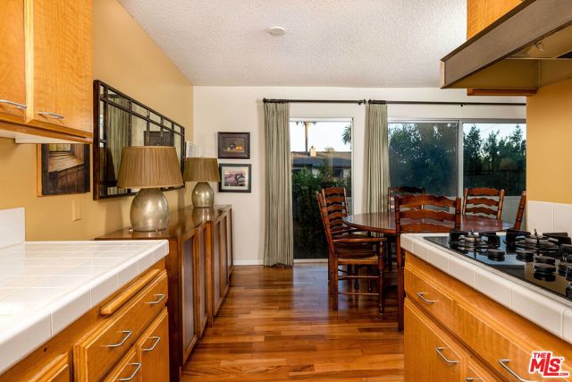 516 San Vicente Boulevard, 109 photo 8