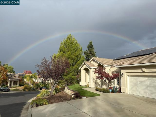 109 Forest Hill, Clayton CA: https://media.crmls.org/mediaz/5b1970f3-369c-429a-9d68-a994a23502b9.jpg