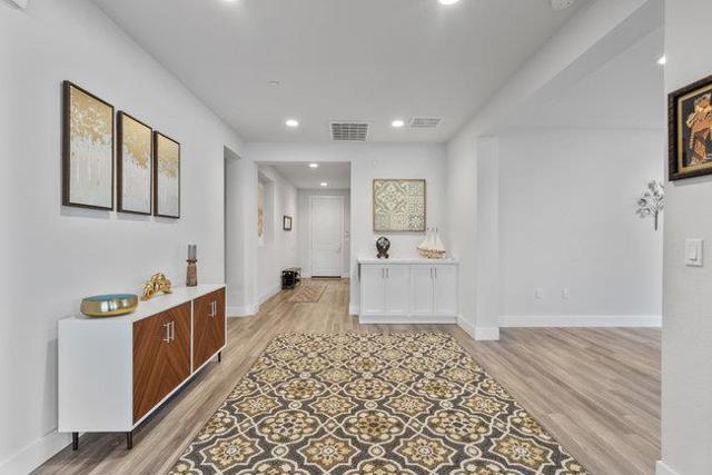 256 Copperleaf Lane, San Juan Bautista CA: https://media.crmls.org/mediaz/5b1a30de-bf68-4a73-acfb-86bf8a7b0ff0.jpg