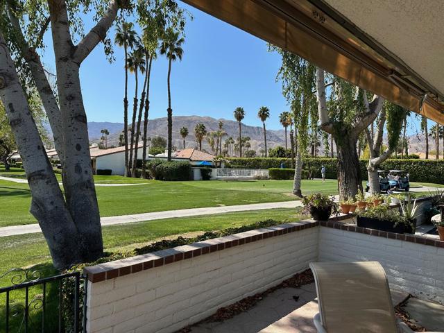 97 Don Quixote Drive, Rancho Mirage CA: https://media.crmls.org/mediaz/5b1ab5d3-2f4b-4f0c-a1f9-dae5fe7e3cf5.jpg