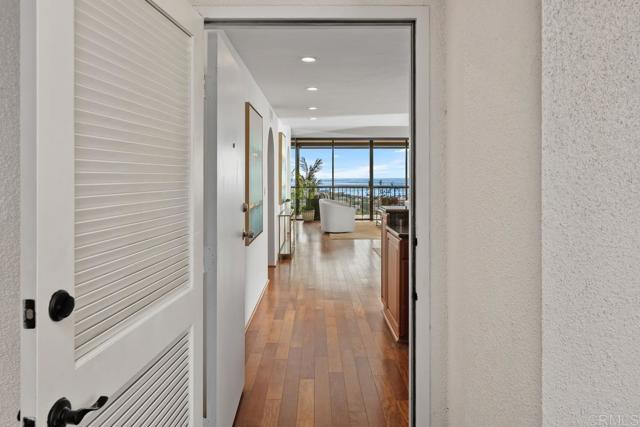 2500 Torrey Pines Rd, La Jolla CA: https://media.crmls.org/mediaz/5b1d5553-b162-4f5d-829c-6ab3e48f7366.jpg
