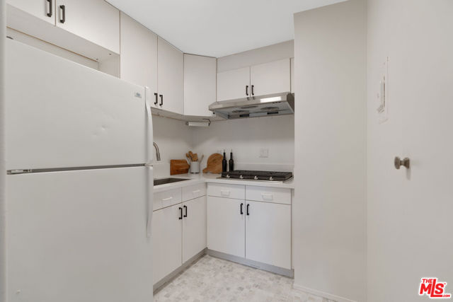 31567 Lindero Canyon Road, 3 photo 8