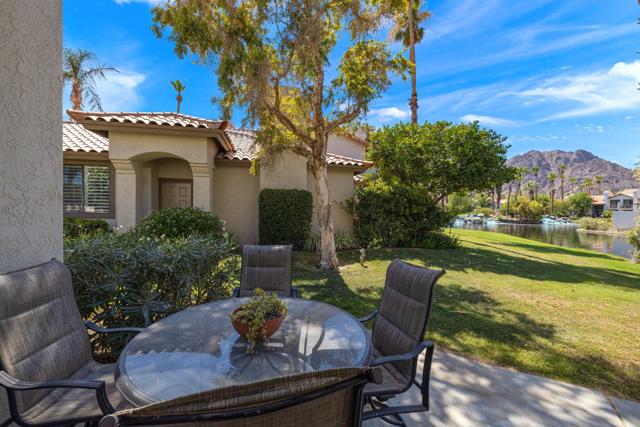 79822 Olympia Fields, La Quinta CA: https://media.crmls.org/mediaz/5b1e11b2-01e7-4376-bc25-797a16dc4e8f.jpg