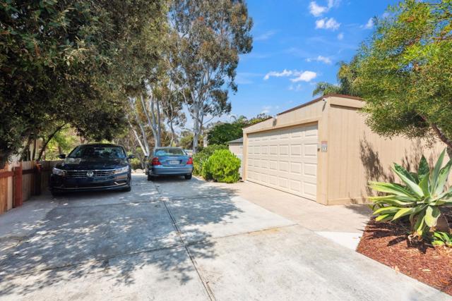 139 Parnassus Circle, Oceanside CA: https://media.crmls.org/mediaz/5b1e6ffe-a4a9-48f8-8c3a-af3a71de6dde.jpg
