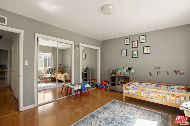 14552 Runnymede Street photo 5