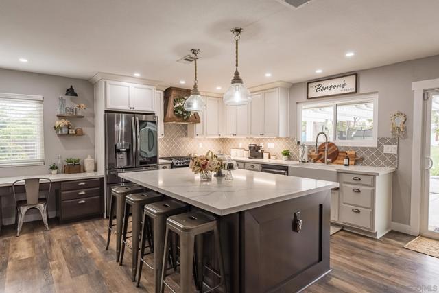 24550 Adams Ave, Murrieta CA: https://media.crmls.org/mediaz/5b1fb4a5-b9ca-43d5-a370-5b706a353136.jpg
