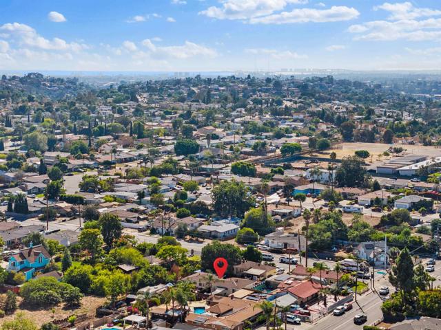 2673 Massachusetts Ave, Lemon Grove CA: https://media.crmls.org/mediaz/5b1fc565-9d4f-4ef4-ab94-161ee05ada4b.jpg