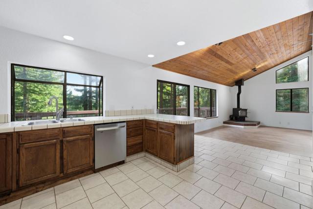 675 Western Avenue, Brookdale CA: https://media.crmls.org/mediaz/5b209212-dc21-48ad-ae4f-ca4b73c07985.jpg