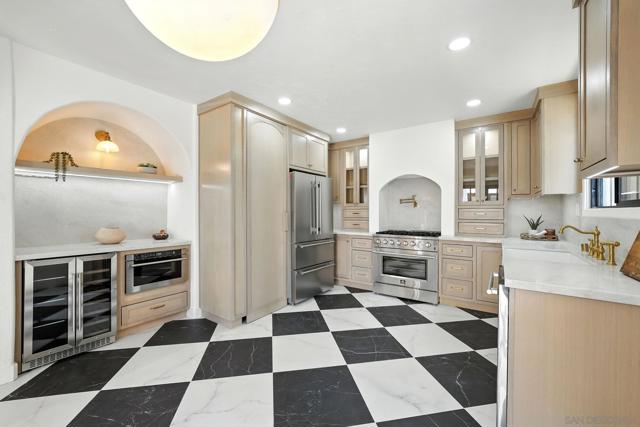 4388 HAWK STREET, San Diego CA: https://media.crmls.org/mediaz/5b20a5d3-7261-405b-b07b-b32b5f67516d.jpg