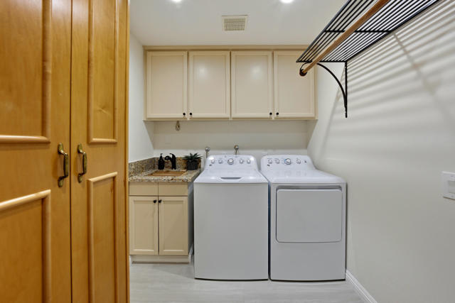 75720 Mclachlin Circle, Palm Desert CA: https://media.crmls.org/mediaz/5b217756-166d-478c-a8f5-58f90161bc40.jpg