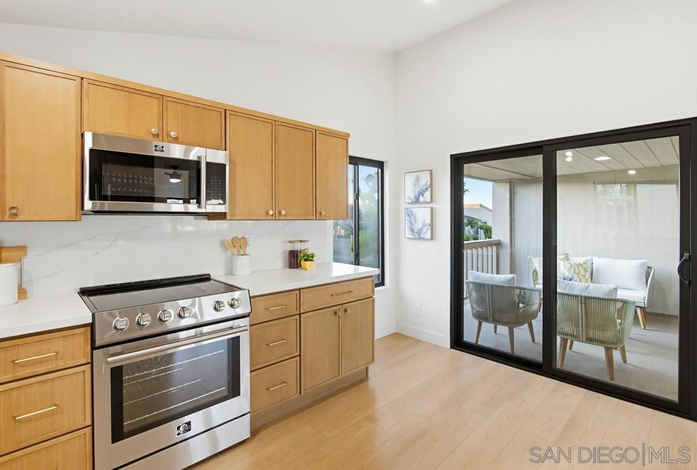 585 Sierra Ave - photo 9