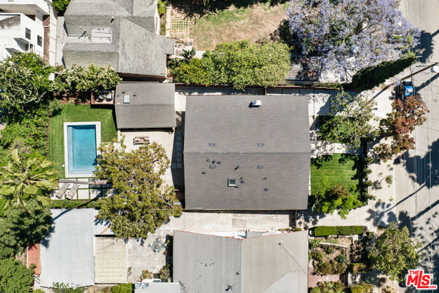 1644 Golden Gate Avenue, Los Angeles CA: https://media.crmls.org/mediaz/5b21ffa8-4ce0-4081-ac41-3a4e8373d833.jpg