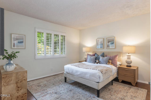 5766 Briartree Drive, La Canada Flintridge CA: https://media.crmls.org/mediaz/5b22297a-f9d4-4c70-a67a-9e464cb4c3ad.jpg