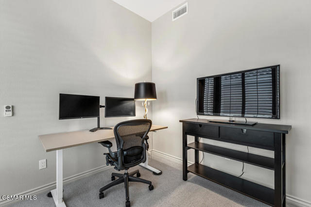 5937 Indian Terrace Drive, Simi Valley CA: https://media.crmls.org/mediaz/5b2339a3-c7d8-4567-ac02-3689bc66af12.jpg