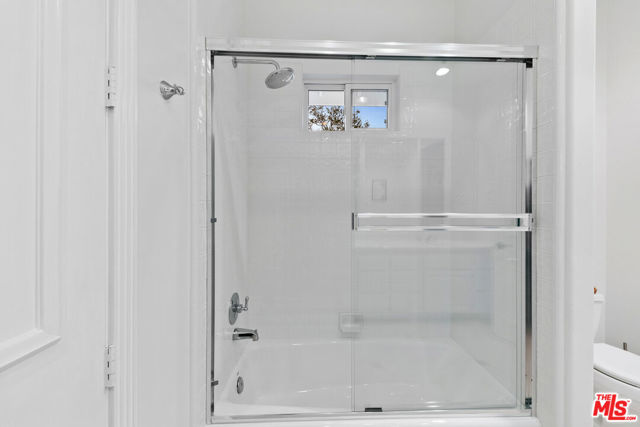 6178 Galahad Road, Malibu CA: https://media.crmls.org/mediaz/5b243de6-49fb-4e76-96b4-71bab0504462.jpg