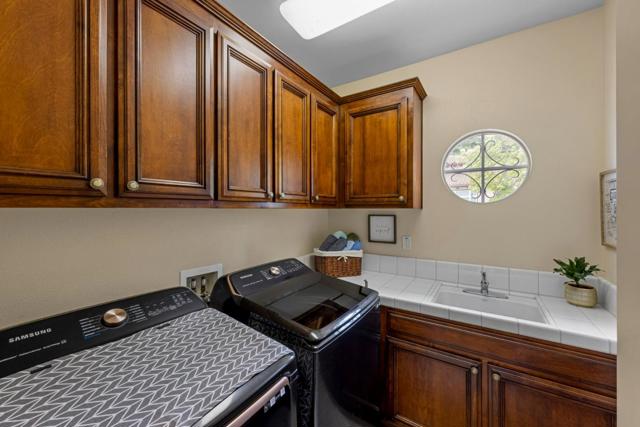 6600 Eagle Ridge Court, Gilroy CA: https://media.crmls.org/mediaz/5b244f12-6045-4ae4-9403-b1437cc65dbc.jpg