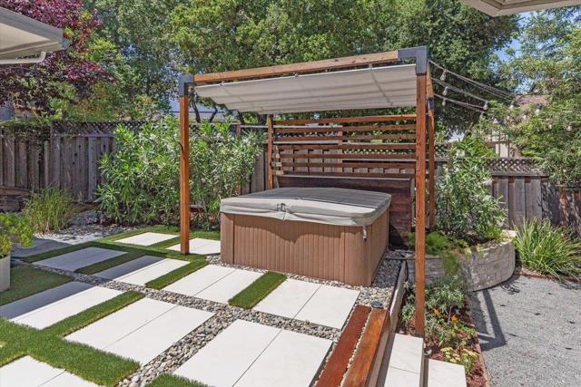 15902 Rochin Terrace, Los Gatos CA: https://media.crmls.org/mediaz/5b249de8-ca77-4058-a282-8099d67f9a17.jpg