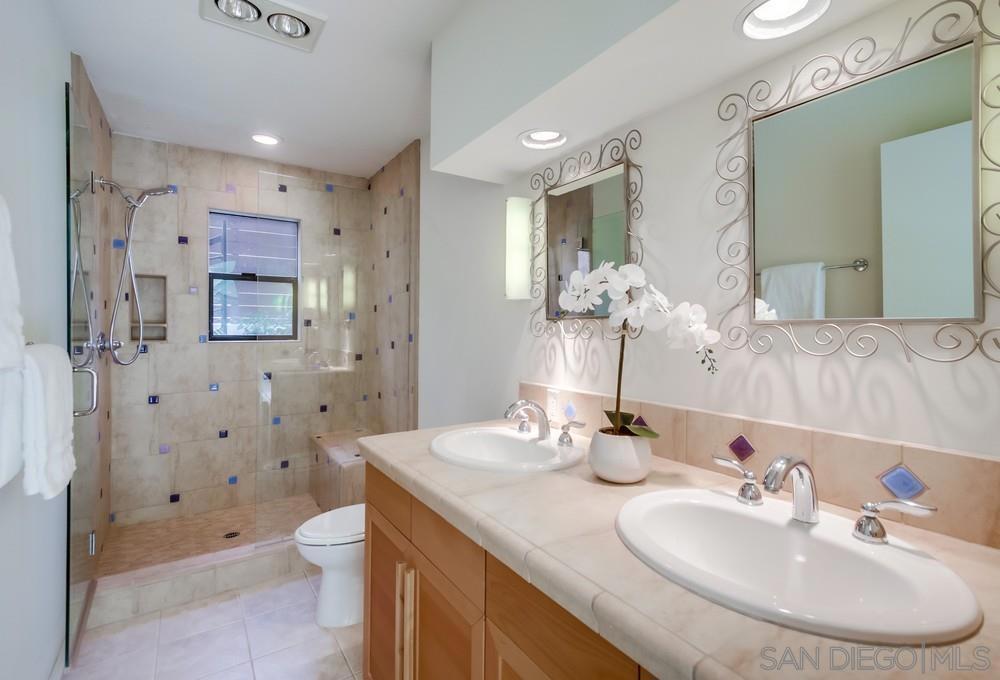 MLS #250022011SD image #32