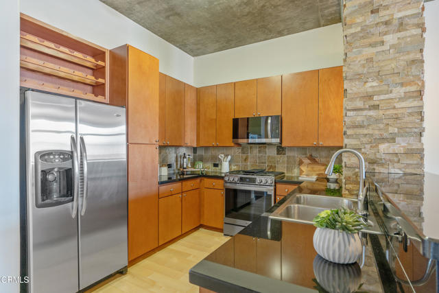 Detail Gallery Image 14 of 50 For 840 E Green St #217,  Pasadena,  CA 91101 - 2 Beds | 2 Baths