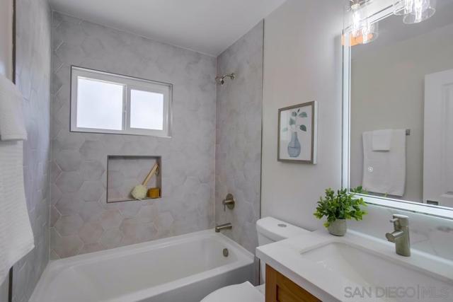 3987 Dalles Ave, San Diego CA: https://media.crmls.org/mediaz/5b251065-eb95-44d1-84ac-3153aa0301d9.jpg