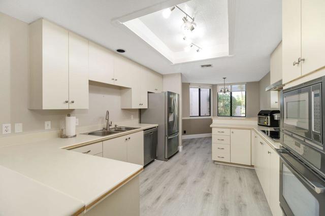 10321 Sunningdale Drive, Rancho Mirage CA: https://media.crmls.org/mediaz/5b259813-6605-4070-8c03-5743b9ee7fbc.jpg